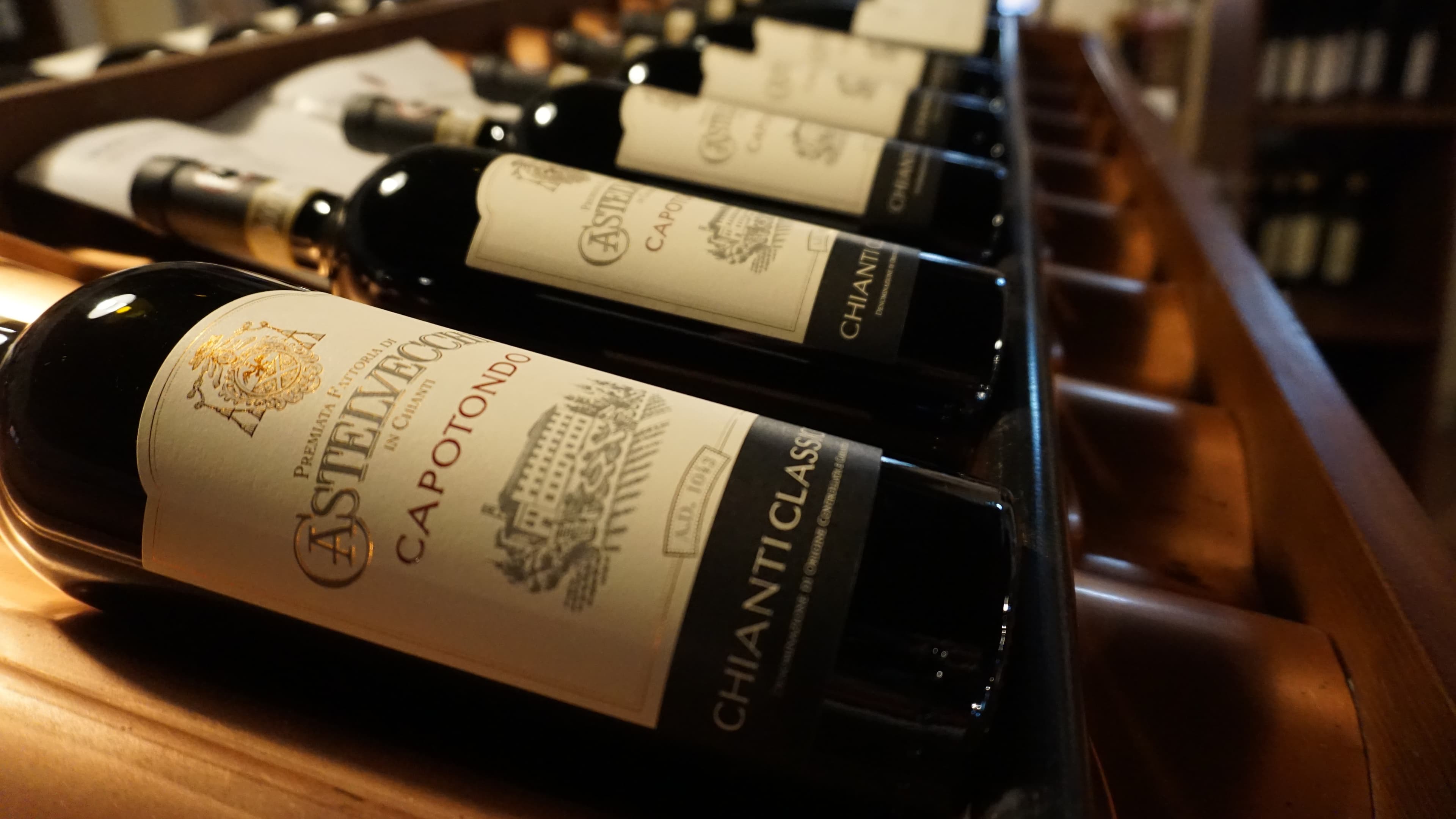 Immagine di copertina per Dentro Castelvecchi: Dove il vino incontra la storia su Chianti